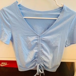 Womens XS Light blue V-neck Cinched Front Cropped Short Sleeve Top